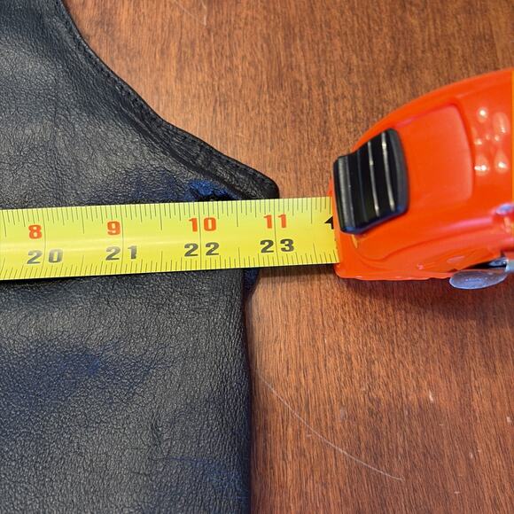 Vintage Vichen USA Black Leather Motorcycle Biker Vest Men's Size XL - Picture 5 of 6